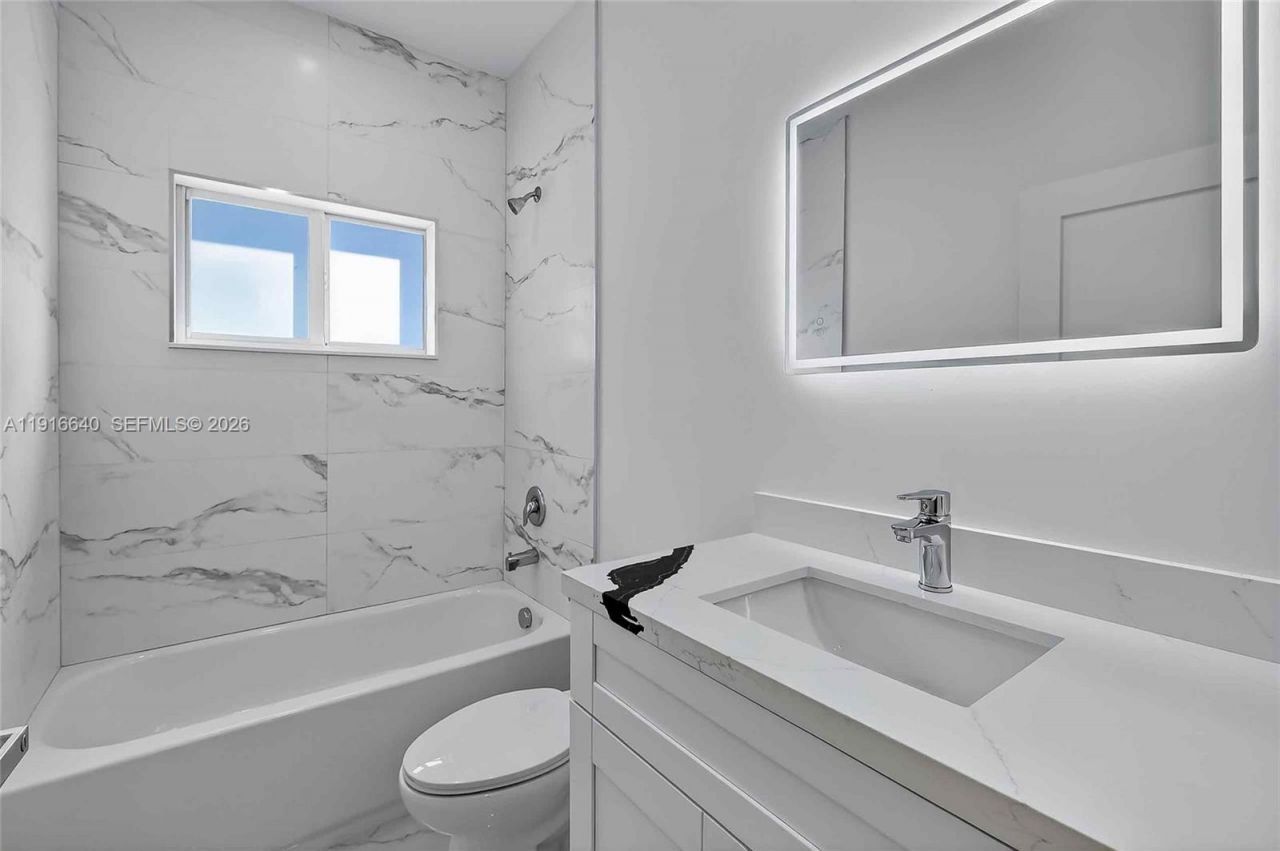 1346 NW 44th St, Miami, FL 33142 Photo