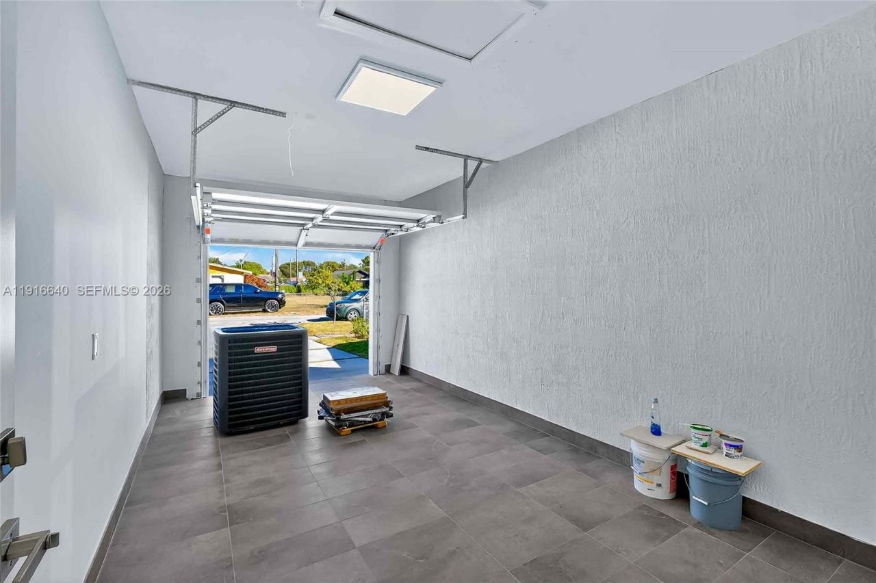 1346 NW 44th St, Miami, FL 33142 Photo