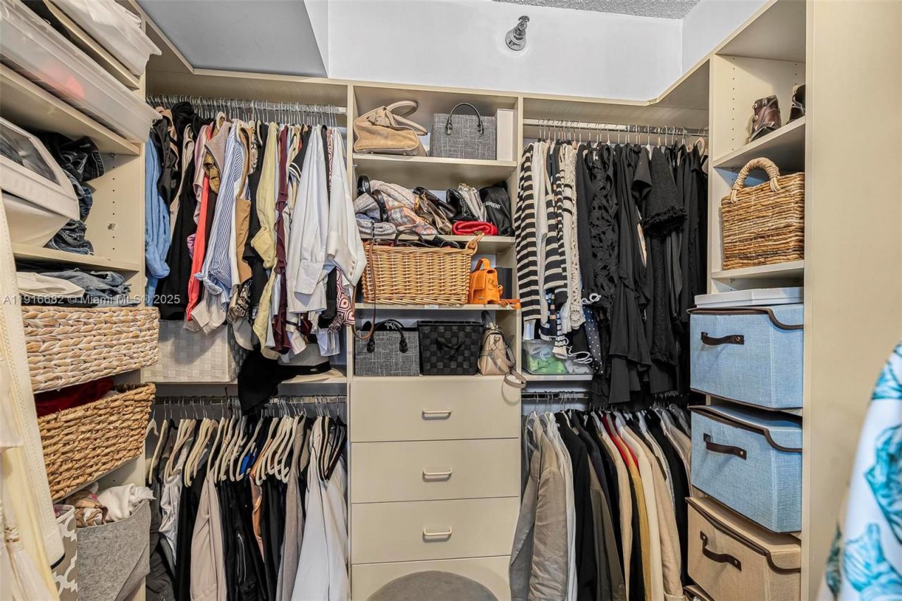 3500 Mystic Pointe Dr, Unit 604, Aventura, FL 33180 Photo