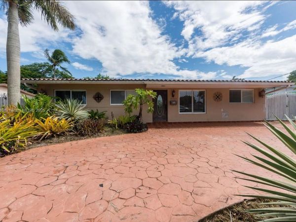 10260 SW 48th St, Miami, FL 33165