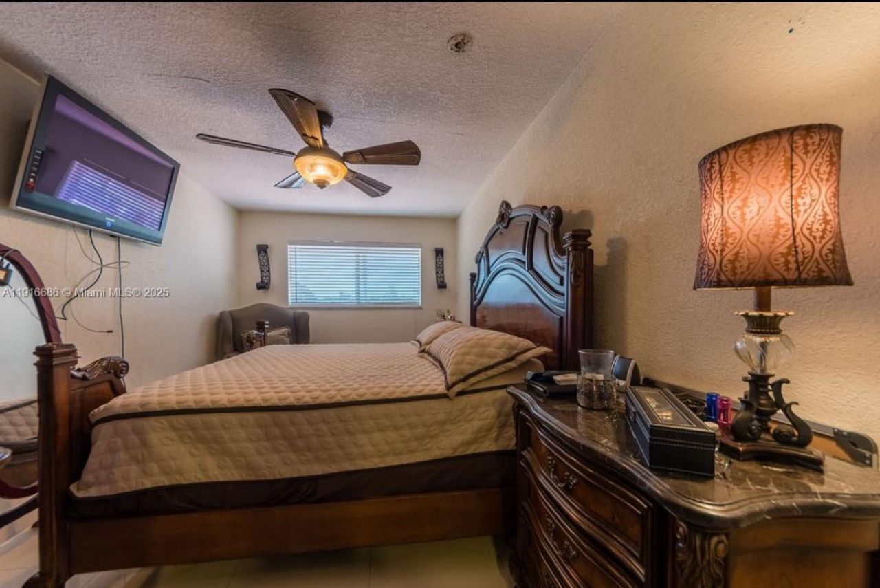 10260 SW 48th St, Miami, FL 33165 Photo