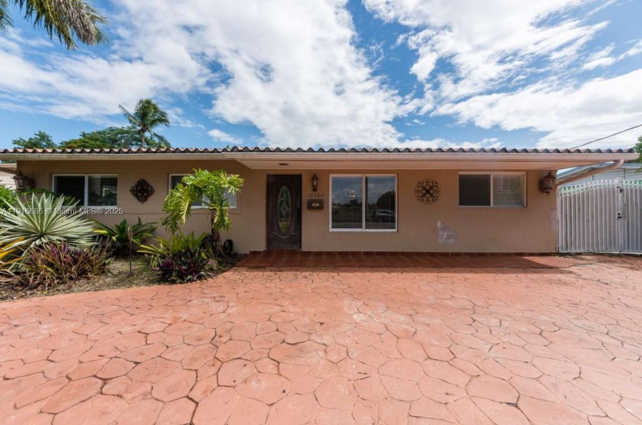 10260 SW 48th St, Miami, FL 33165 Photo