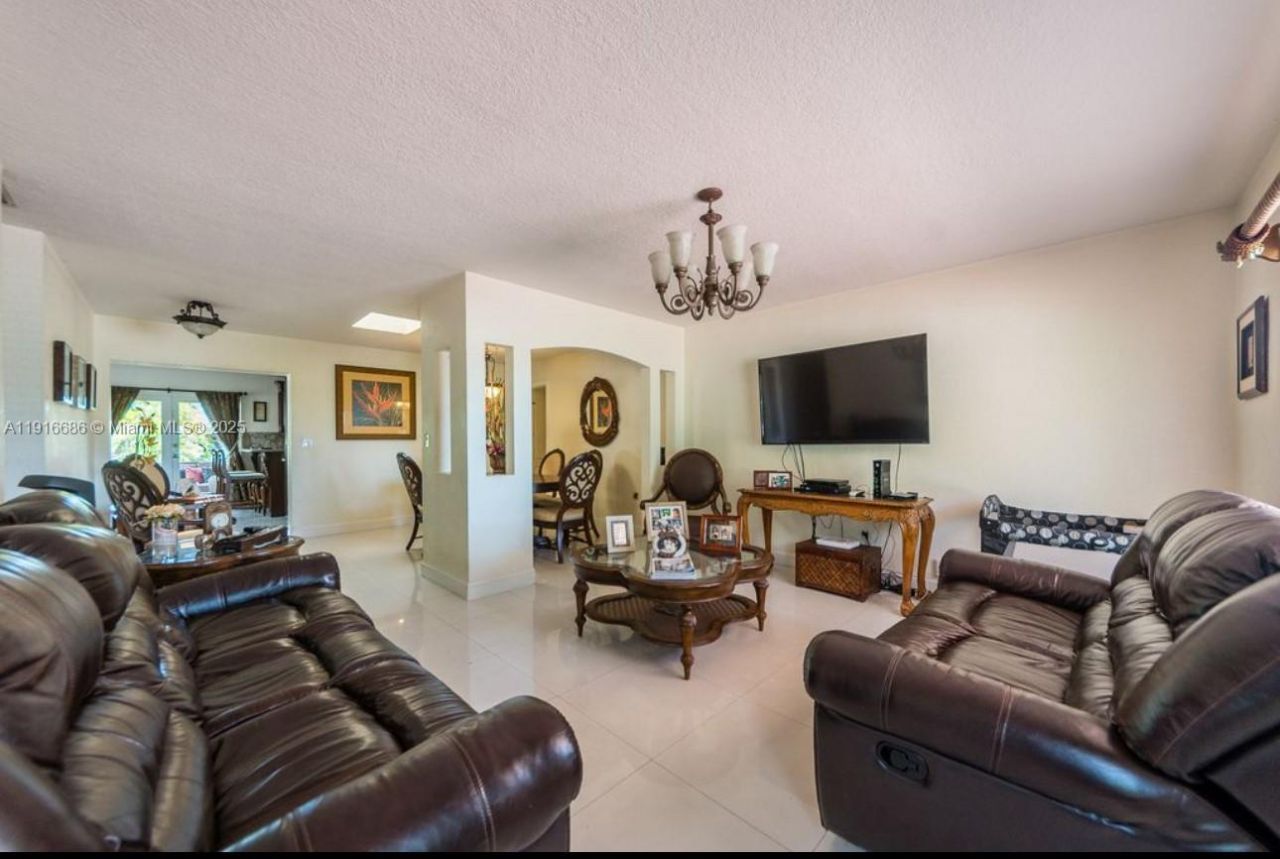 10260 SW 48th St, Miami, FL 33165 Photo