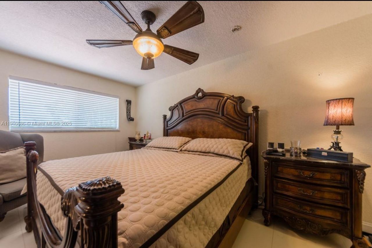 10260 SW 48th St, Miami, FL 33165 Photo