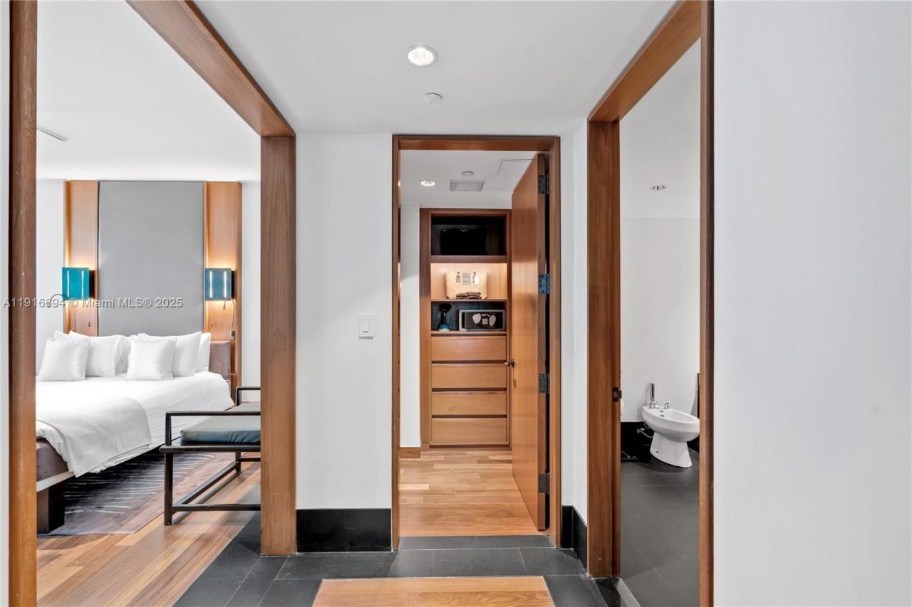 101 20th St, Unit 2504, Miami Beach, FL 33139 Photo