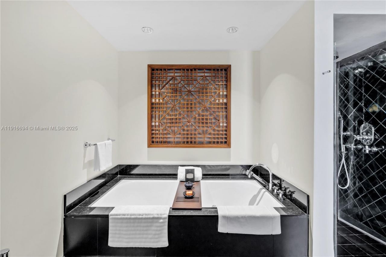 101 20th St, Unit 2504, Miami Beach, FL 33139 Photo