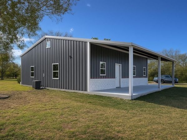 520 N 1st Street, Point, TX 75472