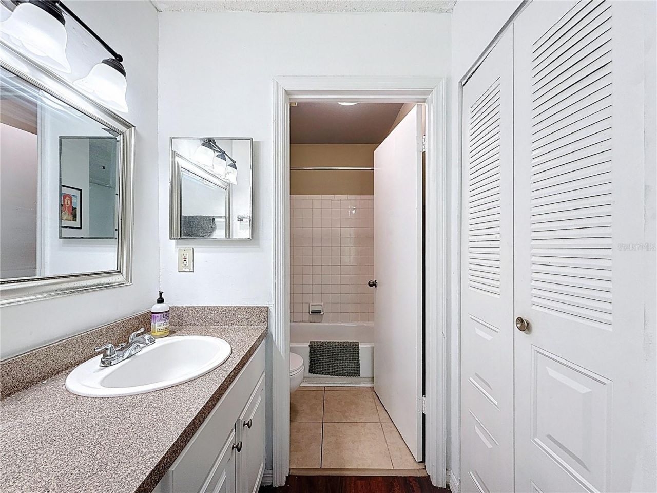 4057 N Crockers Lake Boulevard, Unit 23, Sarasota, FL 34238 Photo