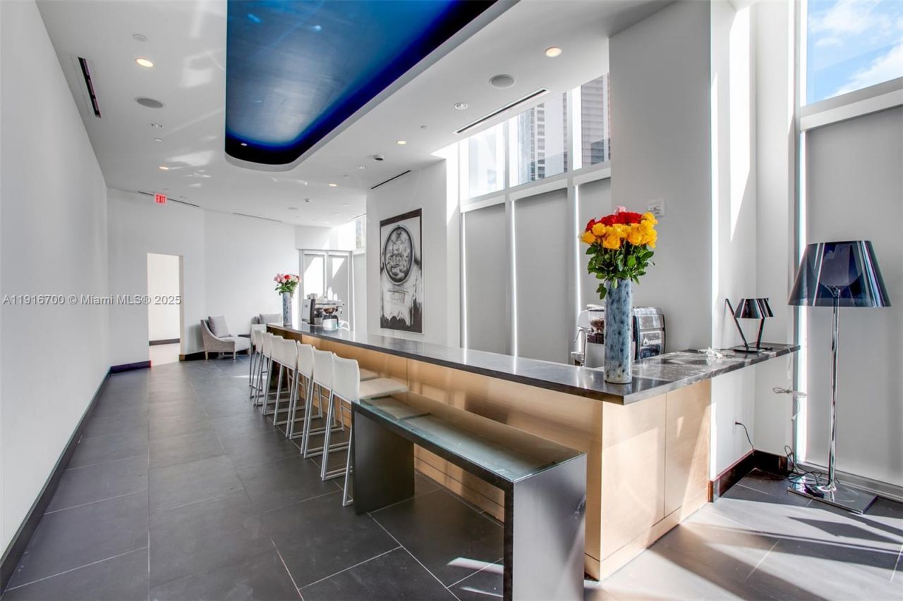 851 NE 1st Ave, Unit 1810, Miami, FL 33132 Photo