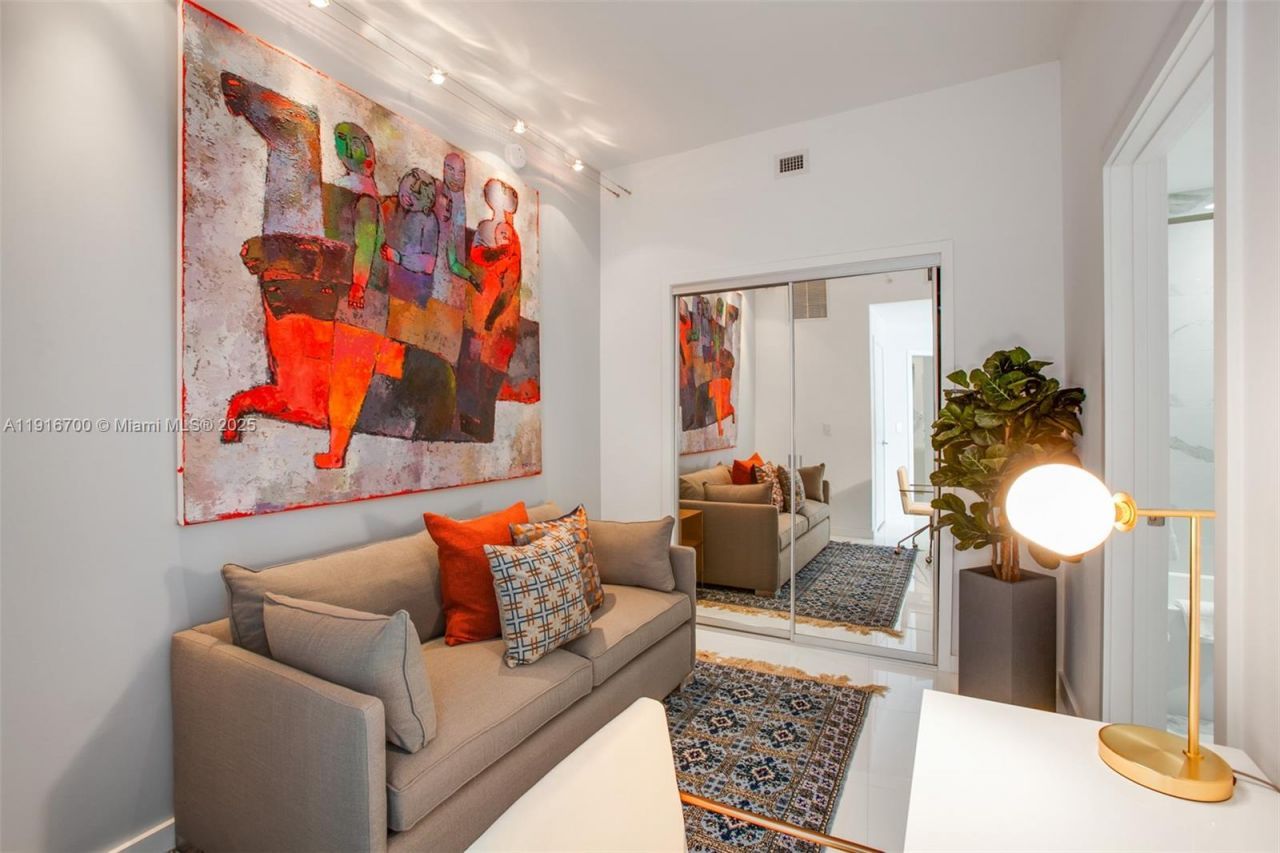 851 NE 1st Ave, Unit 1810, Miami, FL 33132 Photo