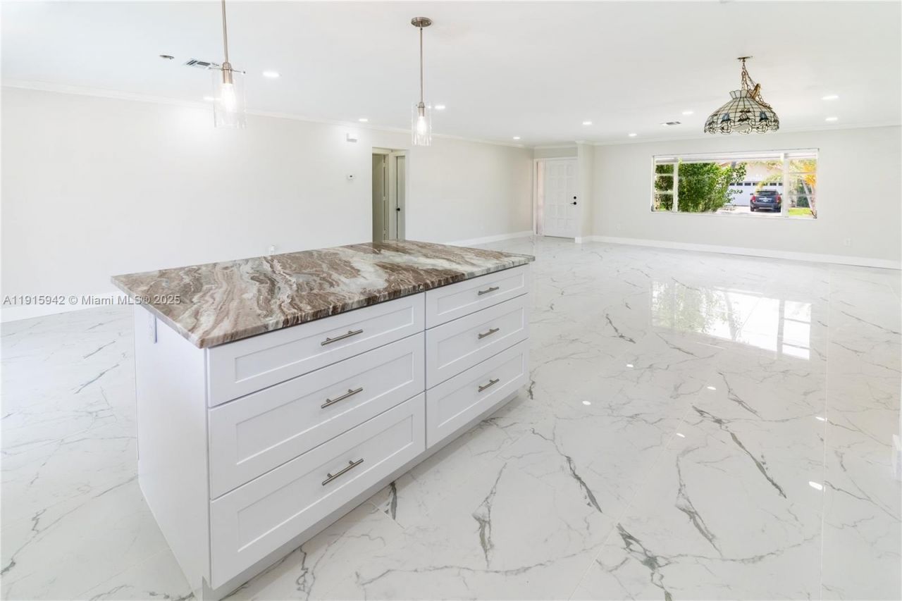 3405 SE 16th Pl., Cape Coral, FL 33904 Photo