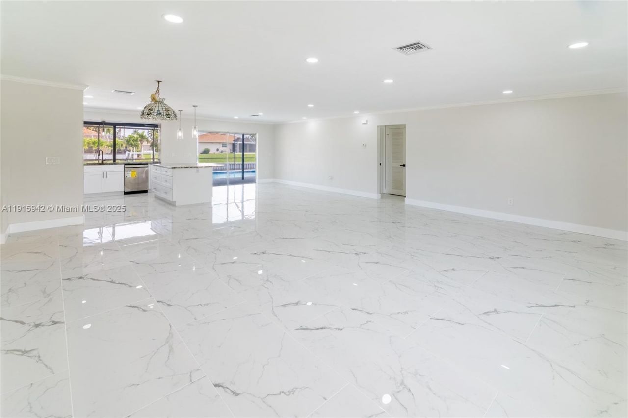 3405 SE 16th Pl., Cape Coral, FL 33904 Photo