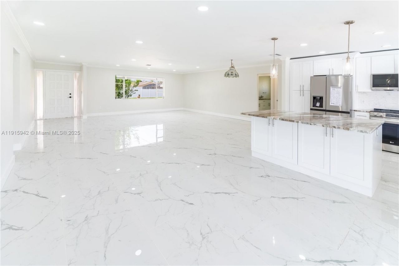 3405 SE 16th Pl., Cape Coral, FL 33904 Photo