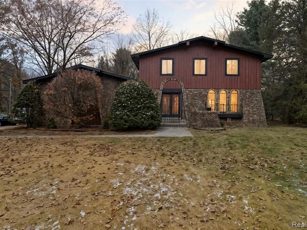 6570 Perryville Road, Groveland Twp, MI 48442