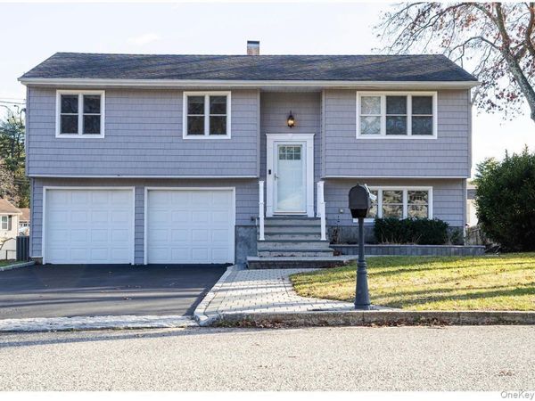 58 Hauppauge Road, Hauppauge, NY 11788