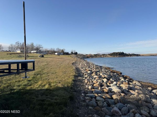 503 W LAKE FRONT DRIVE, South Shore, SD 57263