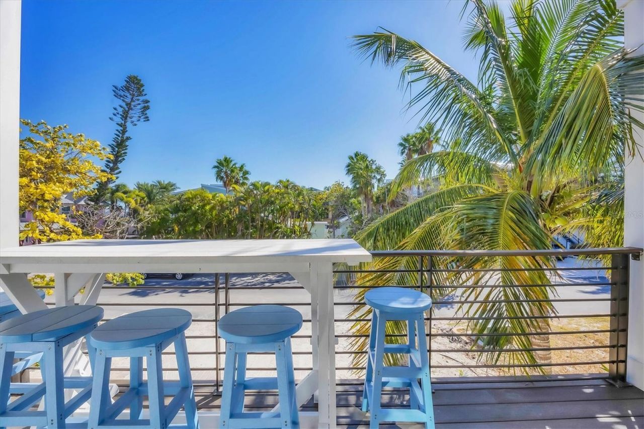 108 11th Street S, Bradenton Beach, FL 34217 Photo