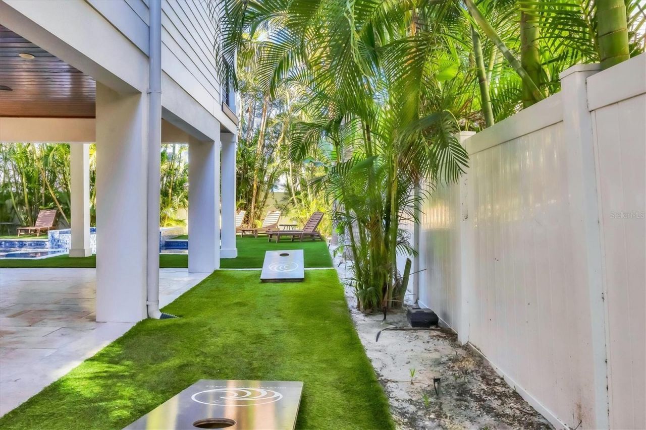 108 11th Street S, Bradenton Beach, FL 34217 Photo