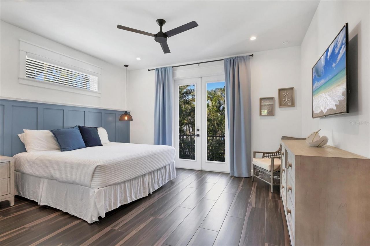 108 11th Street S, Bradenton Beach, FL 34217 Photo