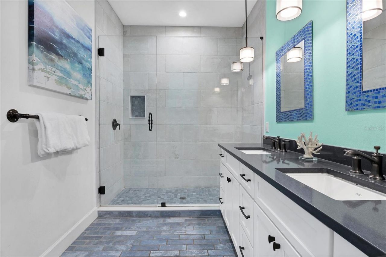 108 11th Street S, Bradenton Beach, FL 34217 Photo