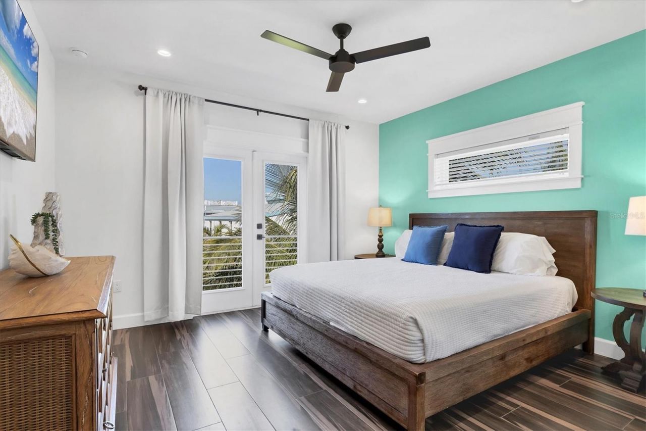 108 11th Street S, Bradenton Beach, FL 34217 Photo