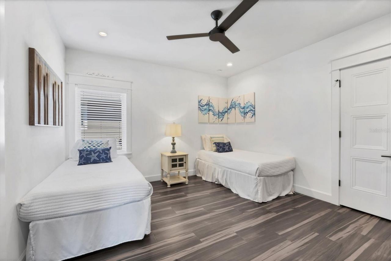 108 11th Street S, Bradenton Beach, FL 34217 Photo