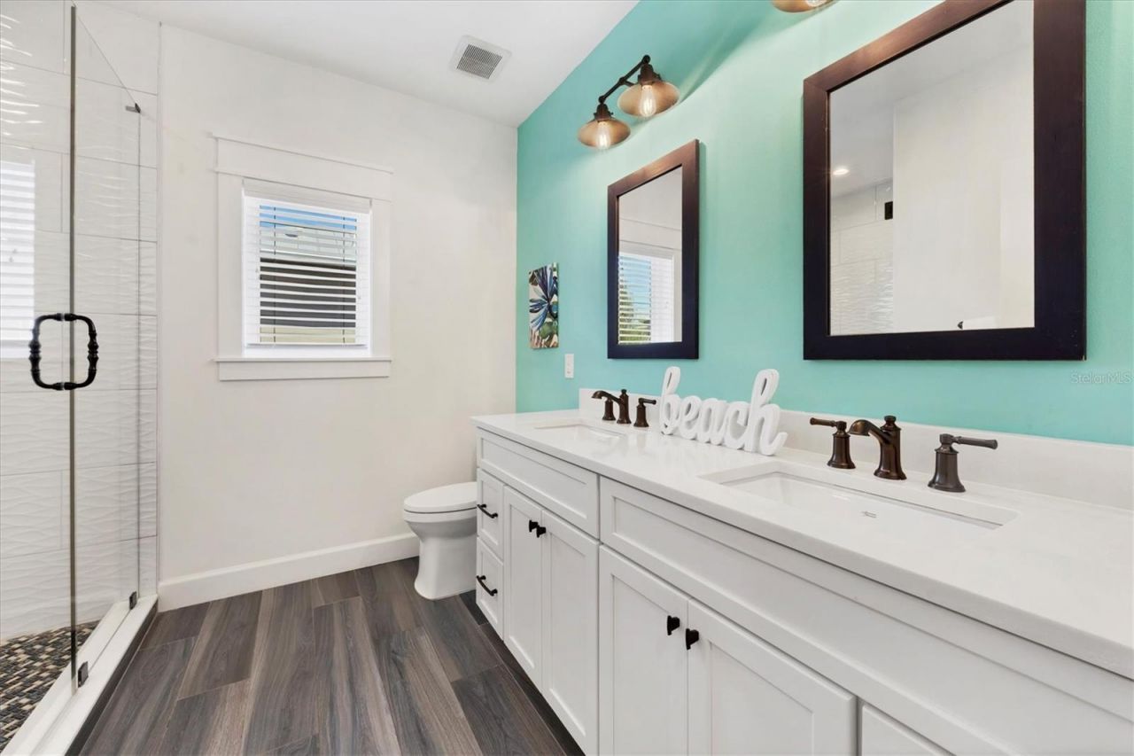 108 11th Street S, Bradenton Beach, FL 34217 Photo