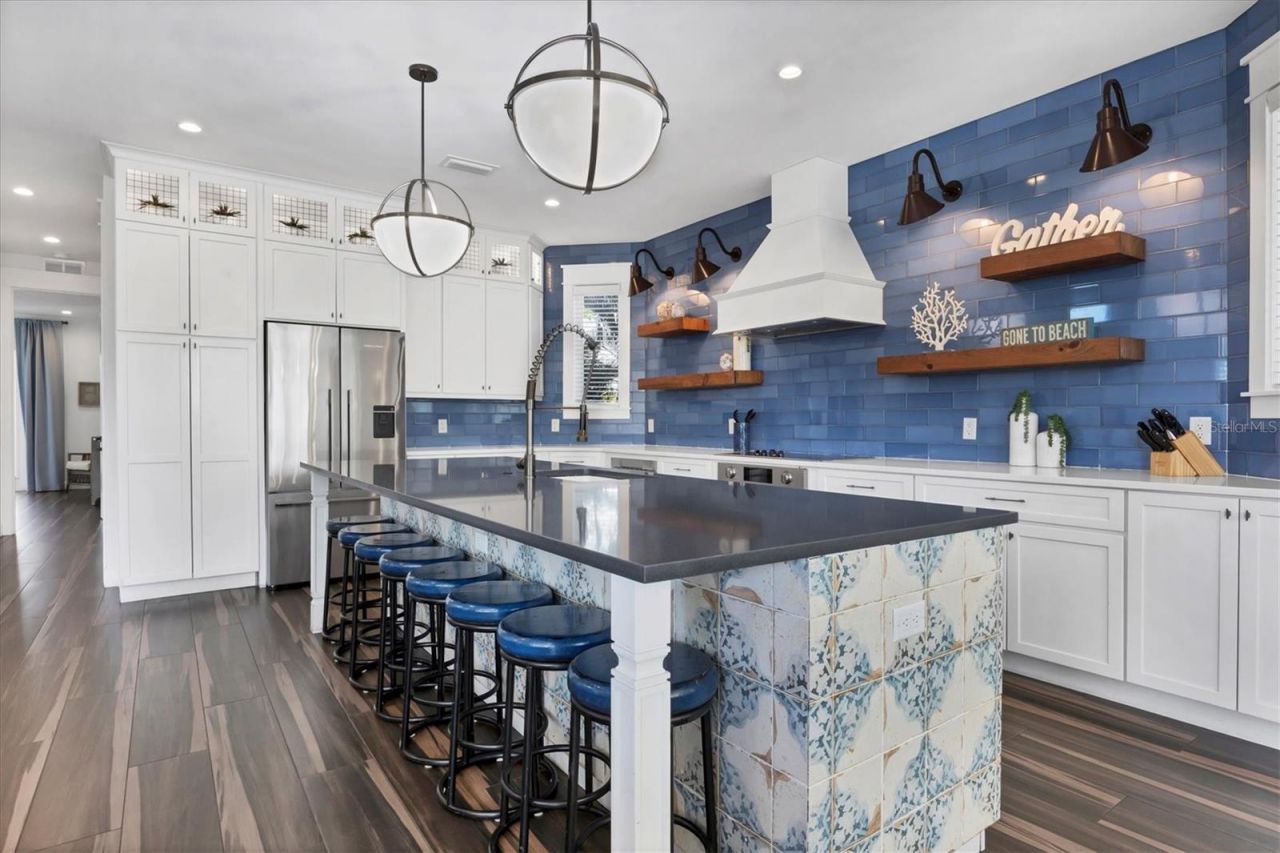 108 11th Street S, Bradenton Beach, FL 34217 Photo