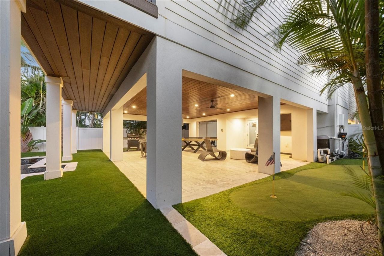 108 11th Street S, Bradenton Beach, FL 34217 Photo