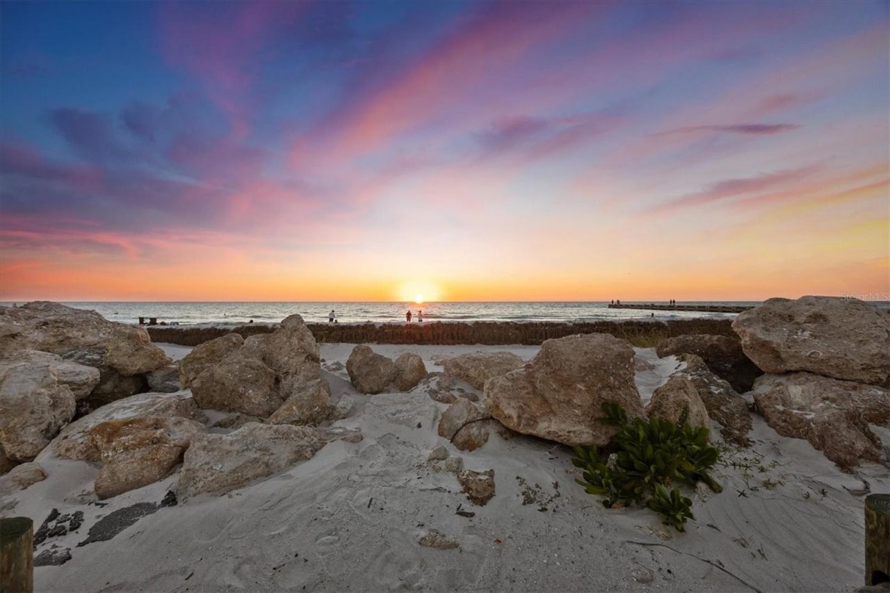 108 11th Street S, Bradenton Beach, FL 34217 Photo