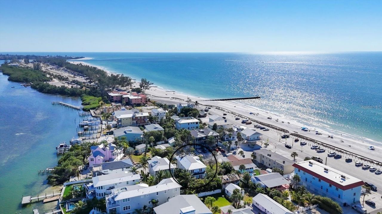 108 11th Street S, Bradenton Beach, FL 34217 Photo