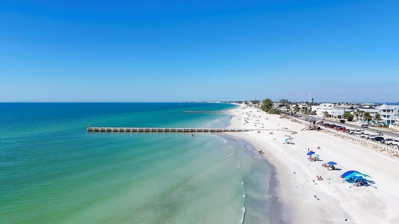 108 11th Street S, Bradenton Beach, FL 34217 Photo