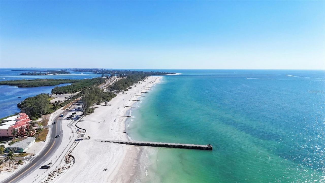 108 11th Street S, Bradenton Beach, FL 34217 Photo