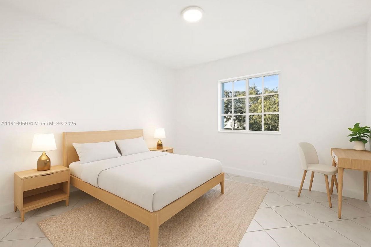 7830 NW 161st Ter, Miami Lakes, FL 33016 Photo