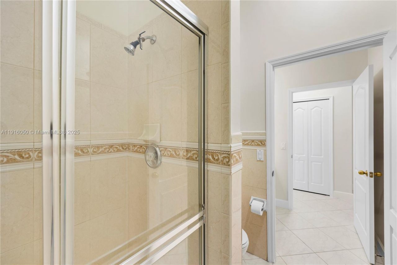 7830 NW 161st Ter, Miami Lakes, FL 33016 Photo