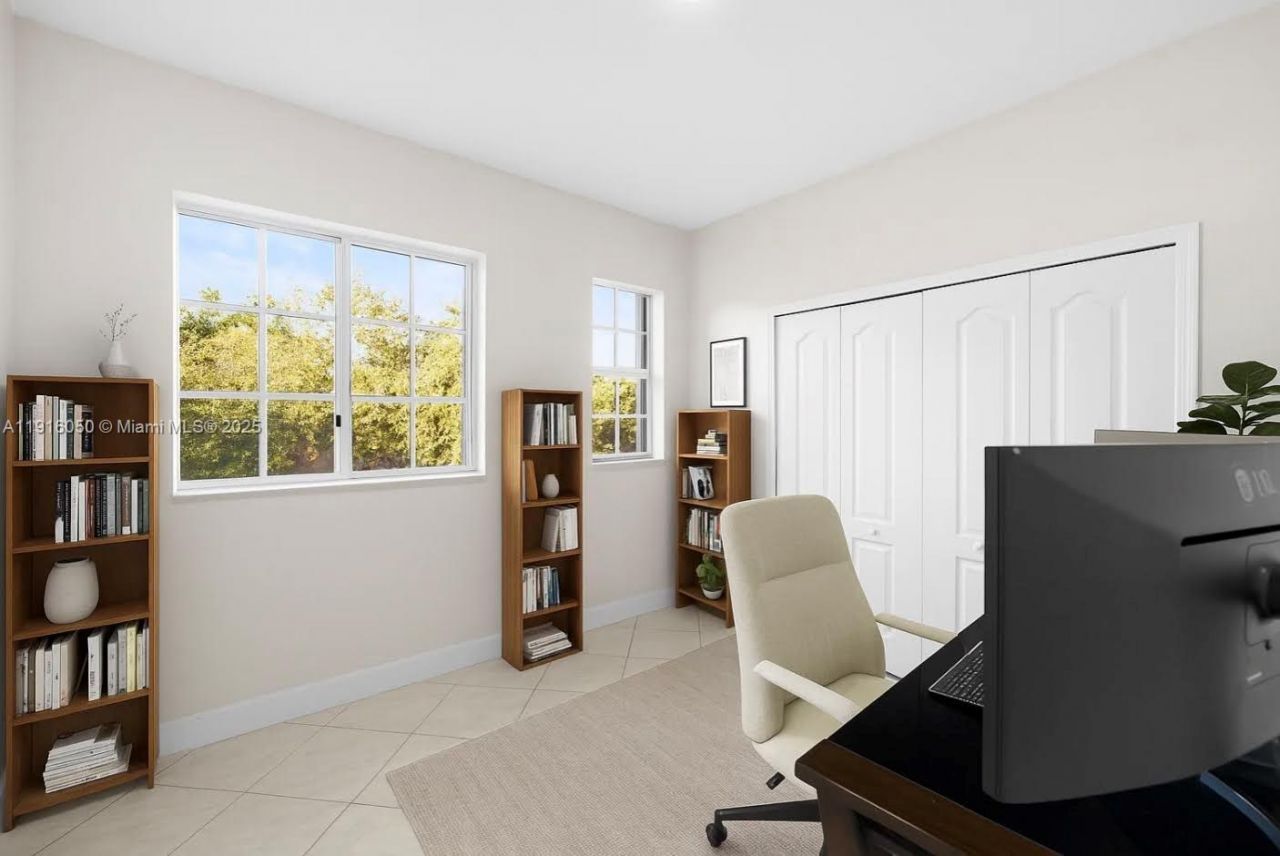 7830 NW 161st Ter, Miami Lakes, FL 33016 Photo