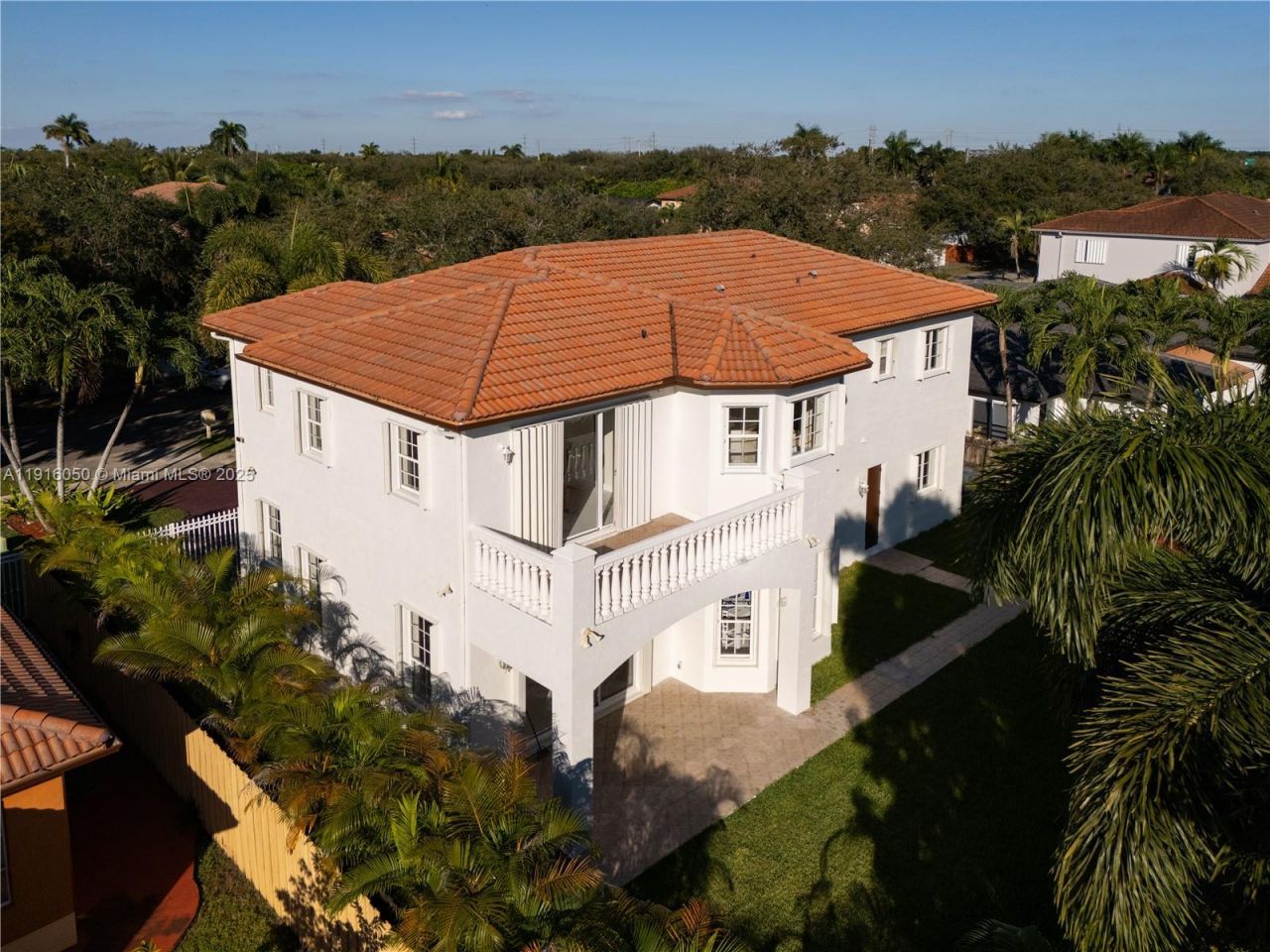 7830 NW 161st Ter, Miami Lakes, FL 33016 Photo