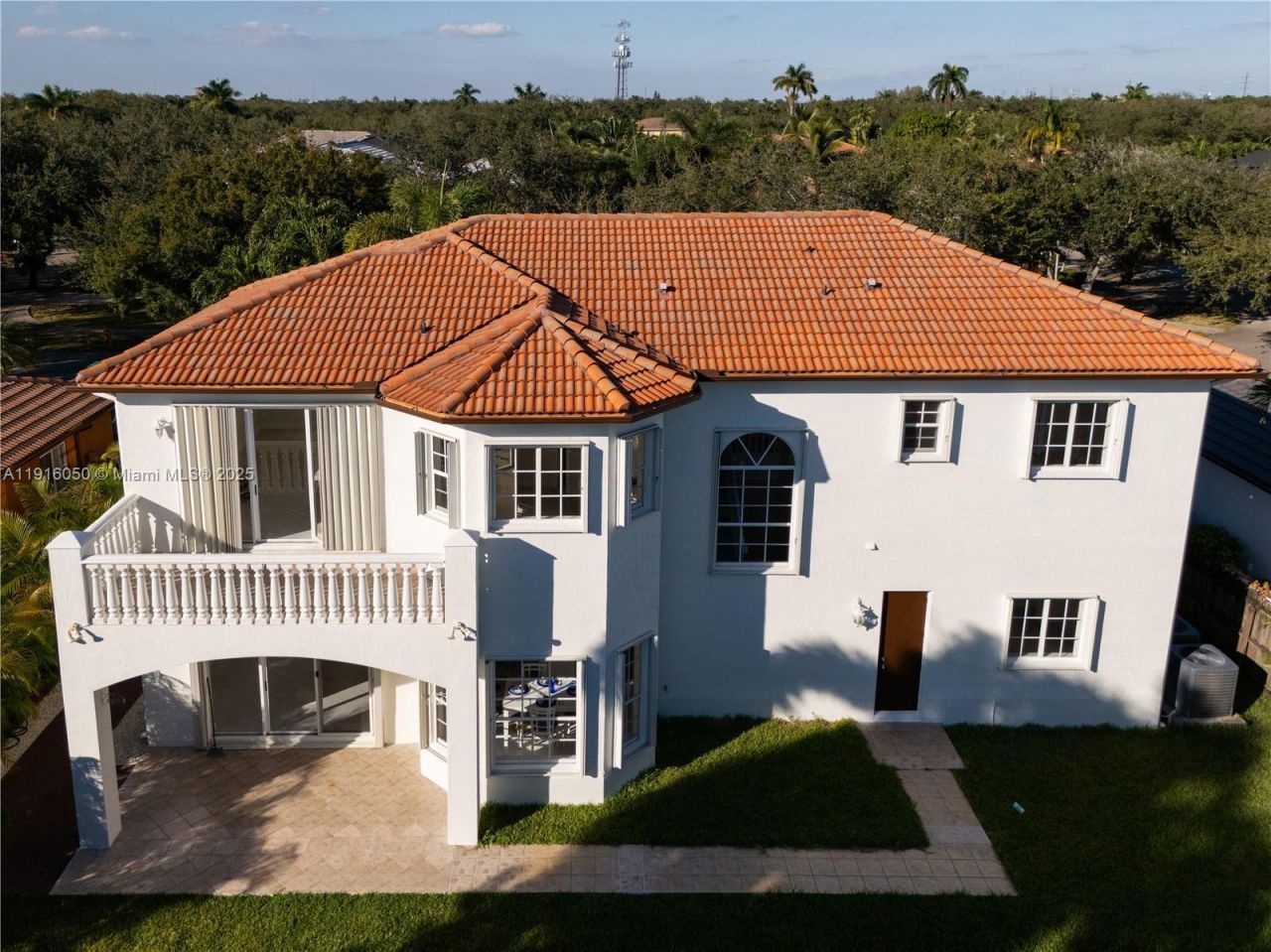 7830 NW 161st Ter, Miami Lakes, FL 33016 Photo