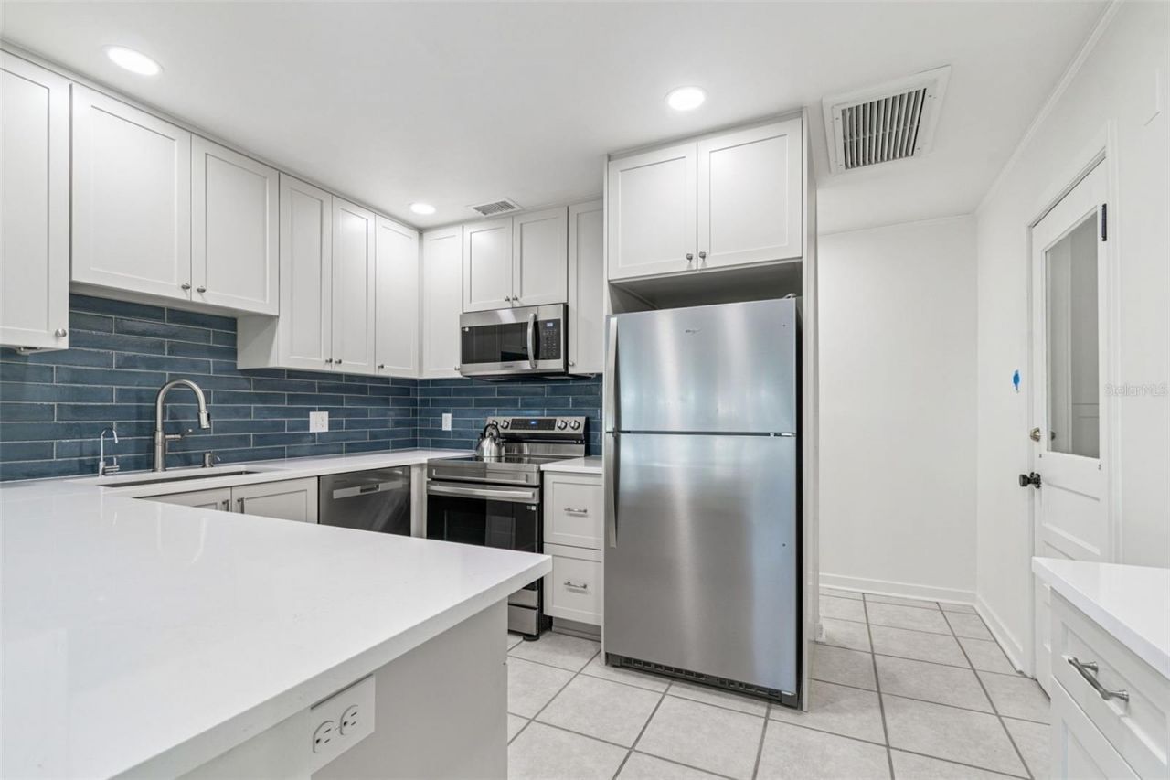 5819 27th Avenue S, Gulfport, FL 33707 Photo