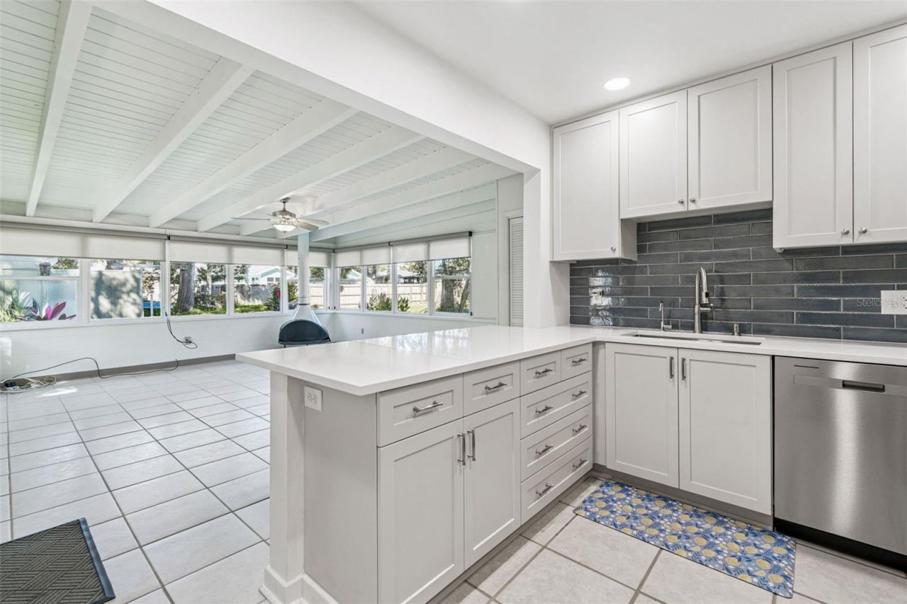 5819 27th Avenue S, Gulfport, FL 33707 Photo