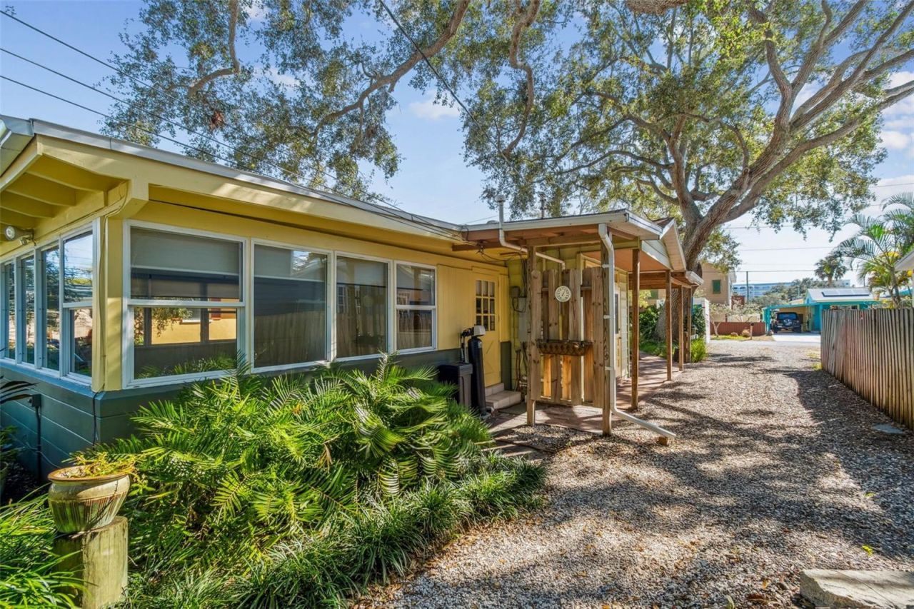 5819 27th Avenue S, Gulfport, FL 33707 Photo