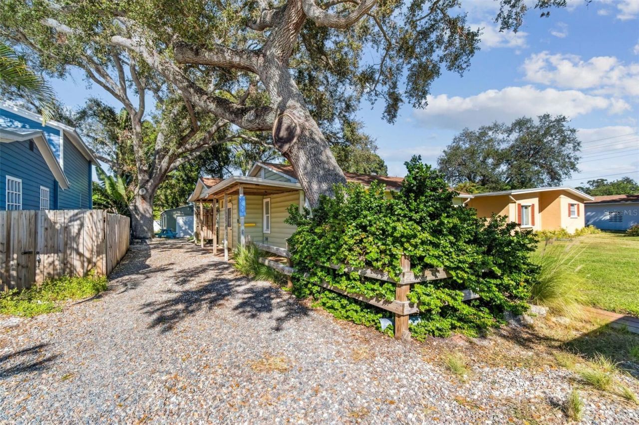 5819 27th Avenue S, Gulfport, FL 33707 Photo