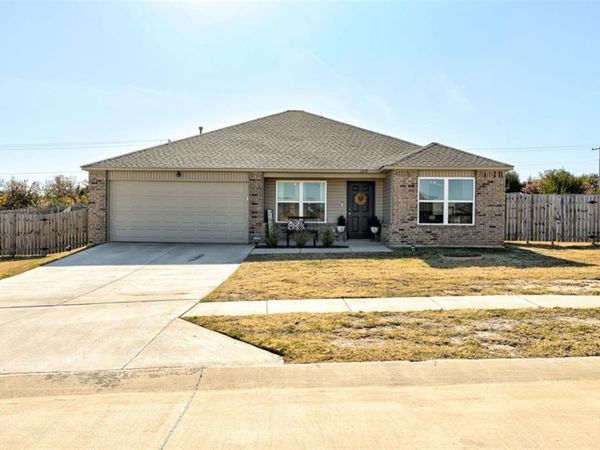 21118 Winding Brook, Harrah, OK 73045