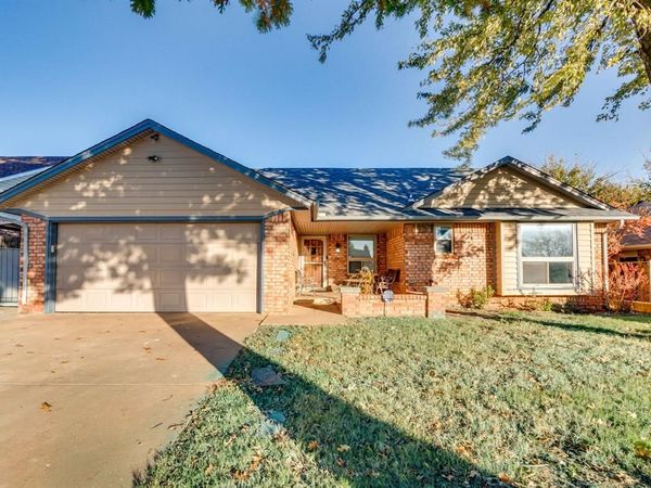 9816 S Hillcrest Drive, Oklahoma City, OK 73159