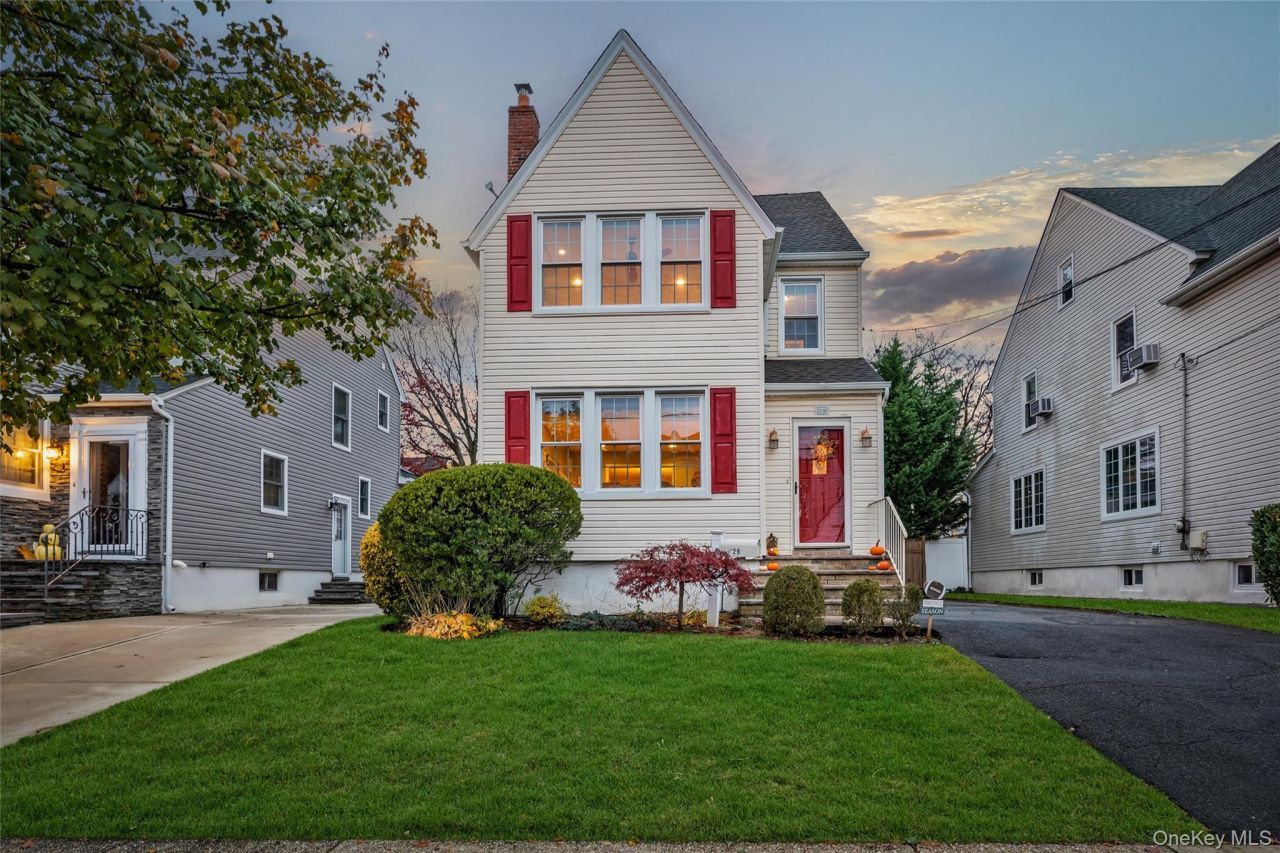 29 Orleans Road, Valley Stream, NY 11581 Main Photo