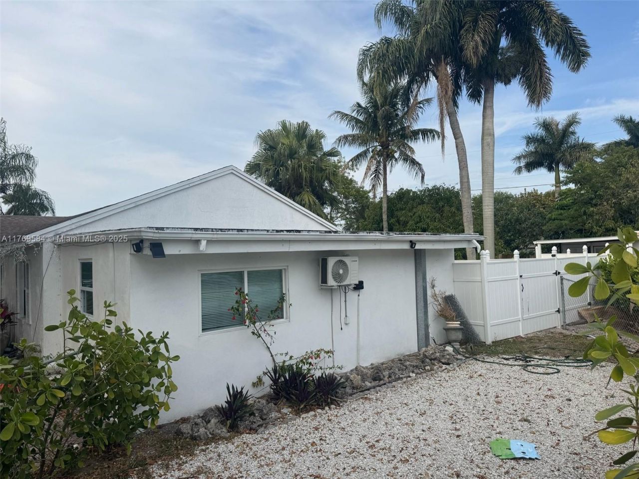 3918 Serubi Avenue, Palm Springs, FL 33461 Photo