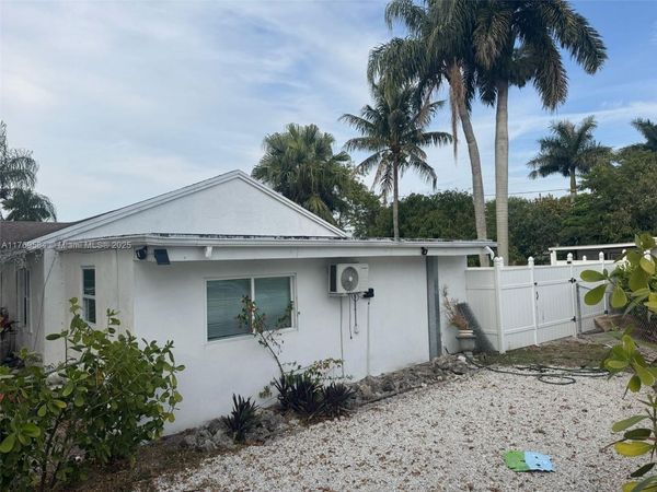 3918 Serubi Avenue, Palm Springs, FL 33461