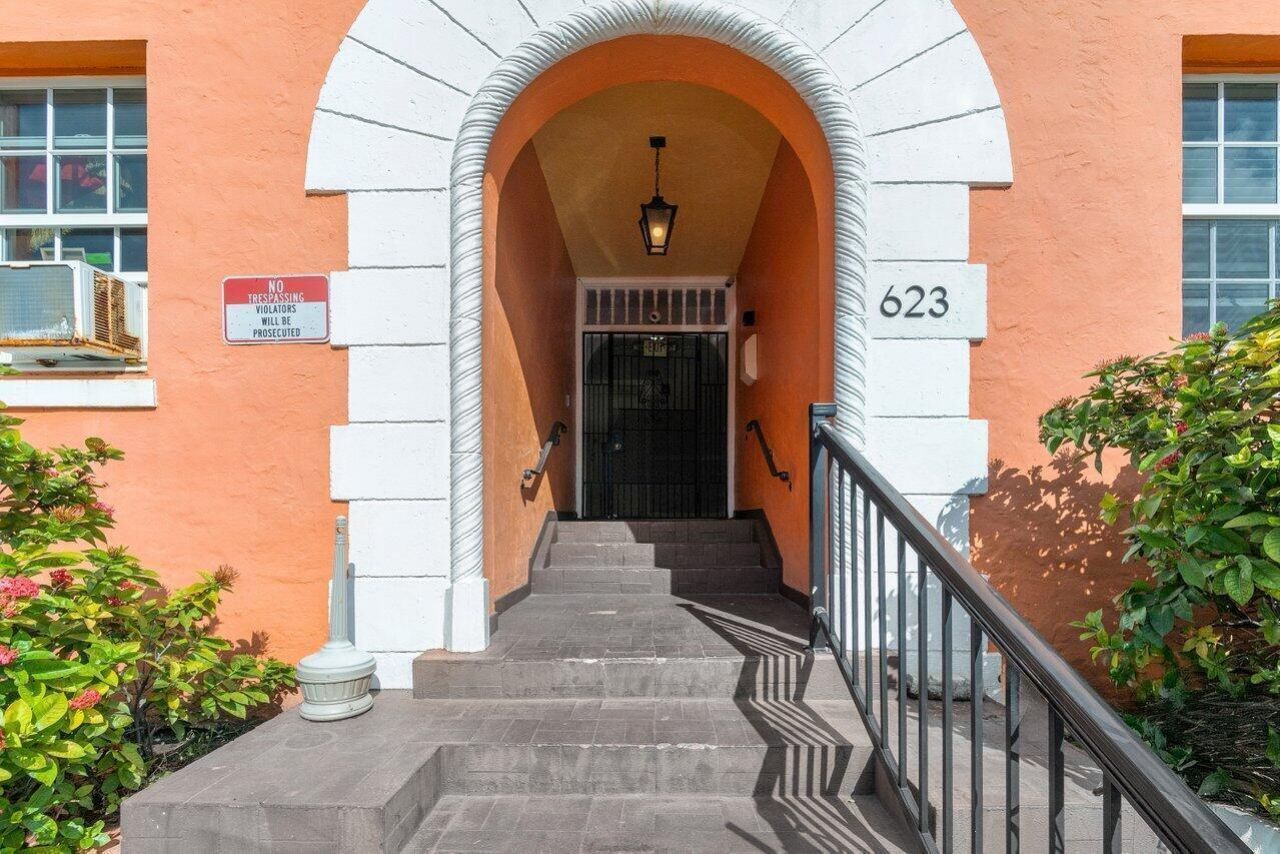 623 Park Place, Unit 6, West Palm Beach, FL 33401 Photo