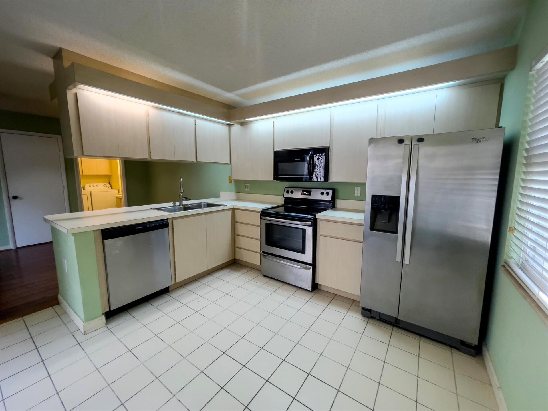 27 Clinton Court, Unit D, Royal Palm Beach, FL 33411 Photo