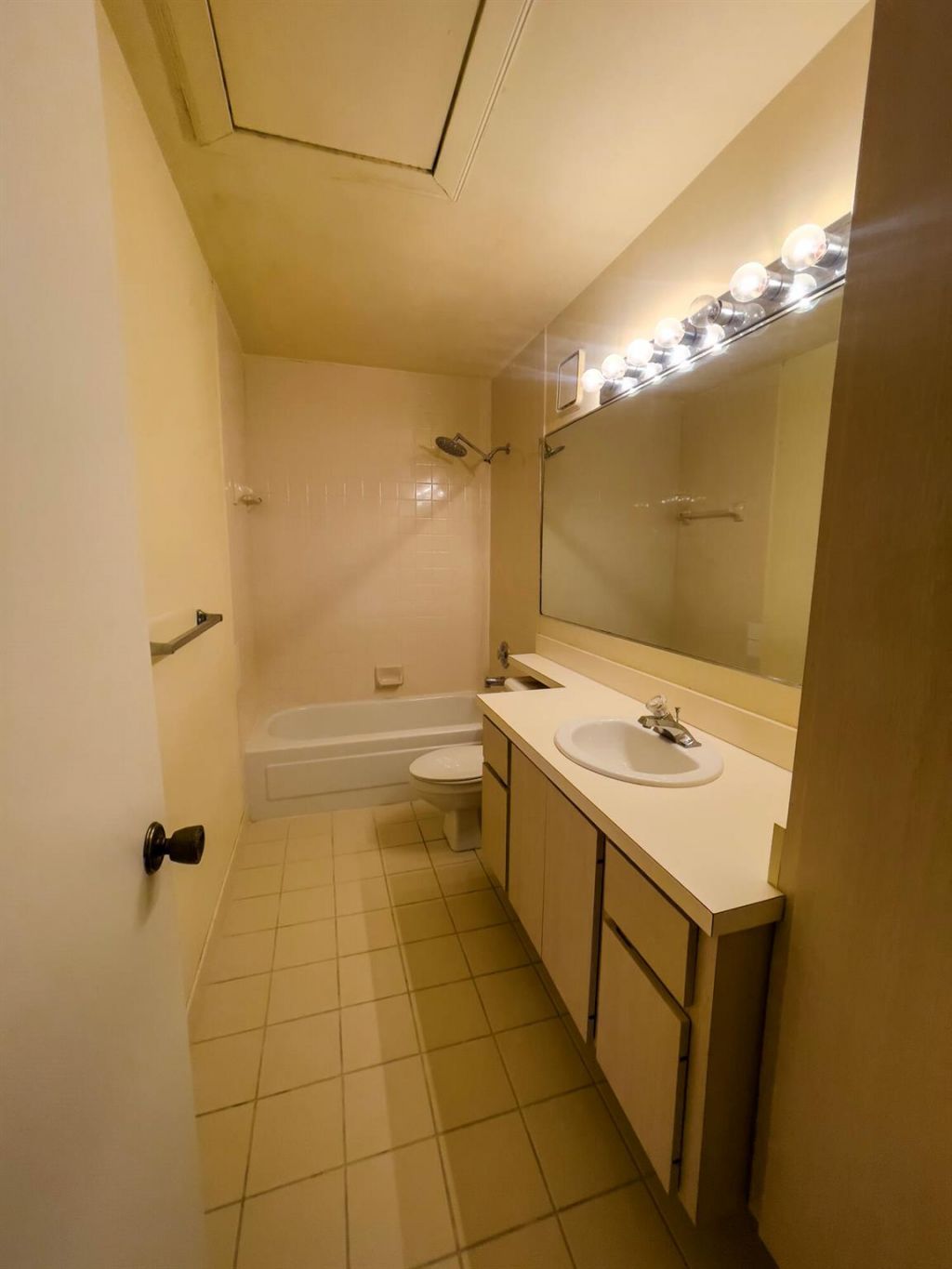 27 Clinton Court, Unit D, Royal Palm Beach, FL 33411 Photo